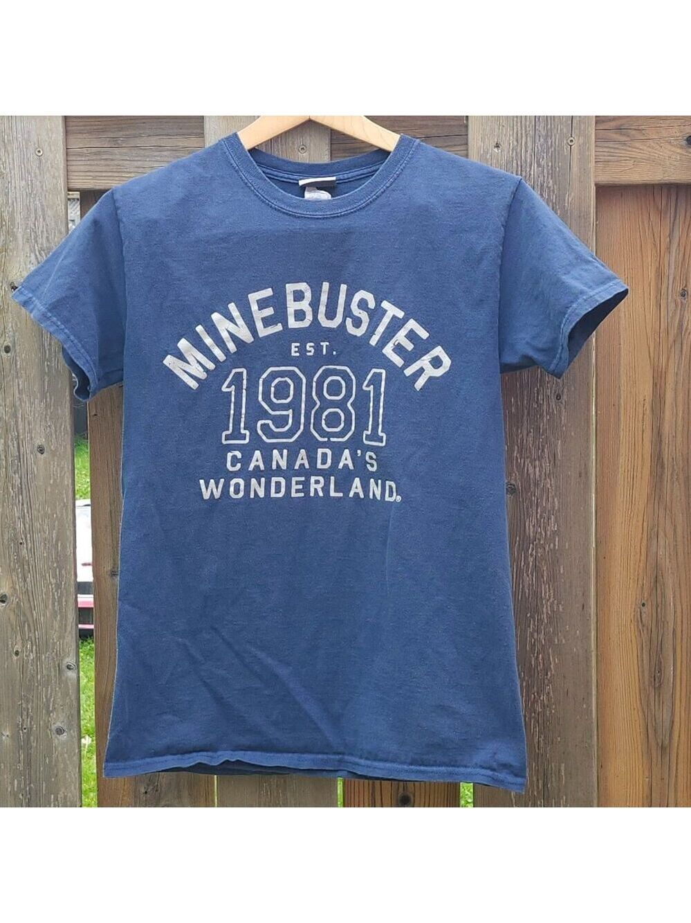 RETRO Canada's Wonderland Theme Park Minebuster t-shirt Size Small Wooden Coaste